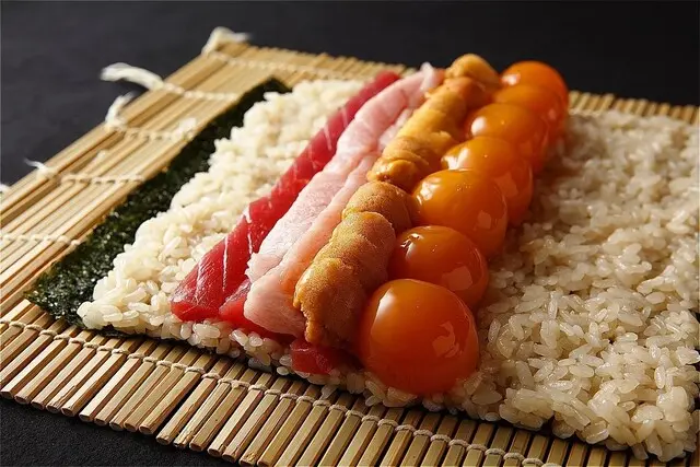 七龍珠」——よしかわ特製太卷！(資料來源：鮨よしかわ勝銀座官方網站)
