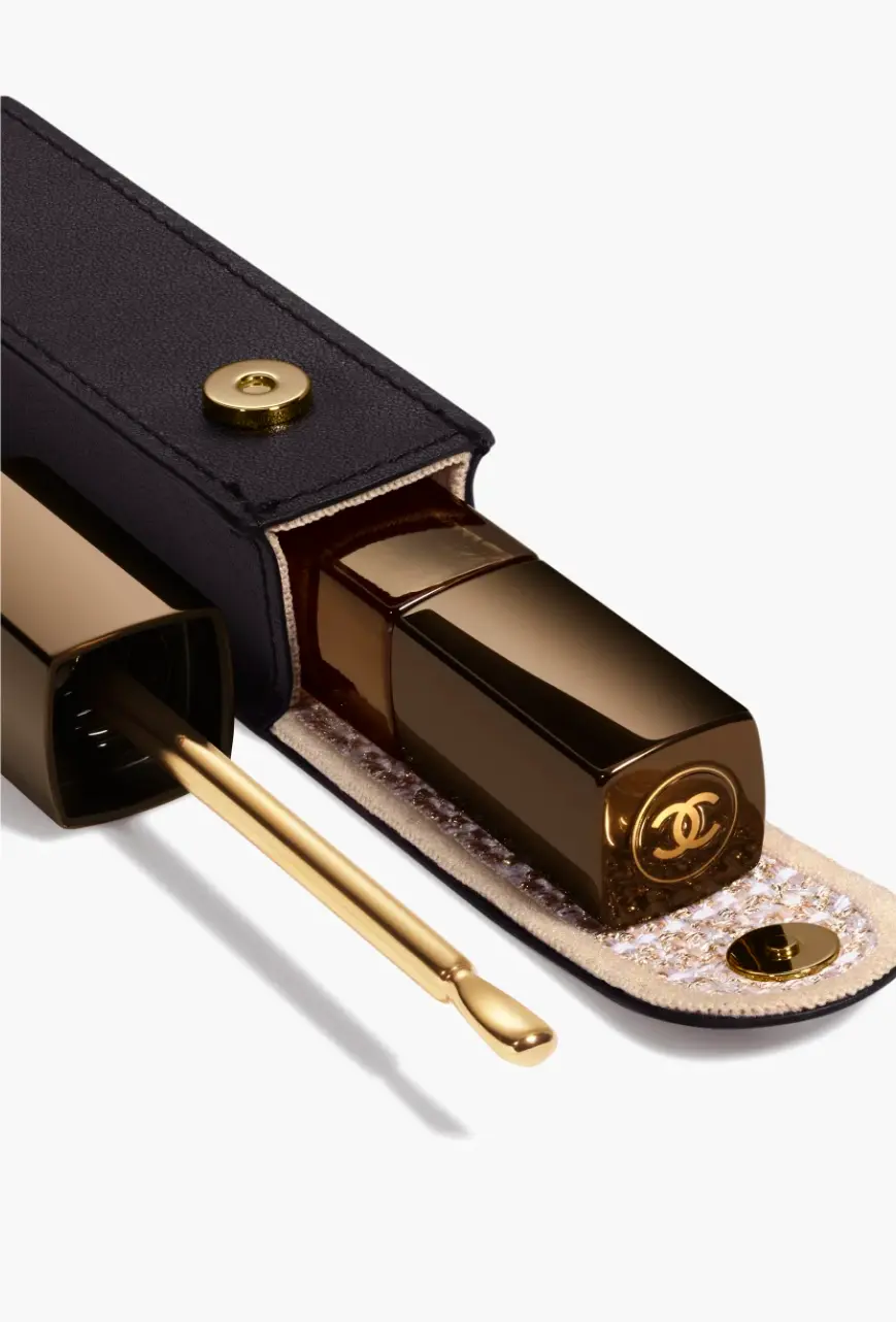 CHANEL SUBLIMAGE L'EXTRÂIT HUILE LÈVRES 唇部精華油。(資料來源：CHANEL官方網站)