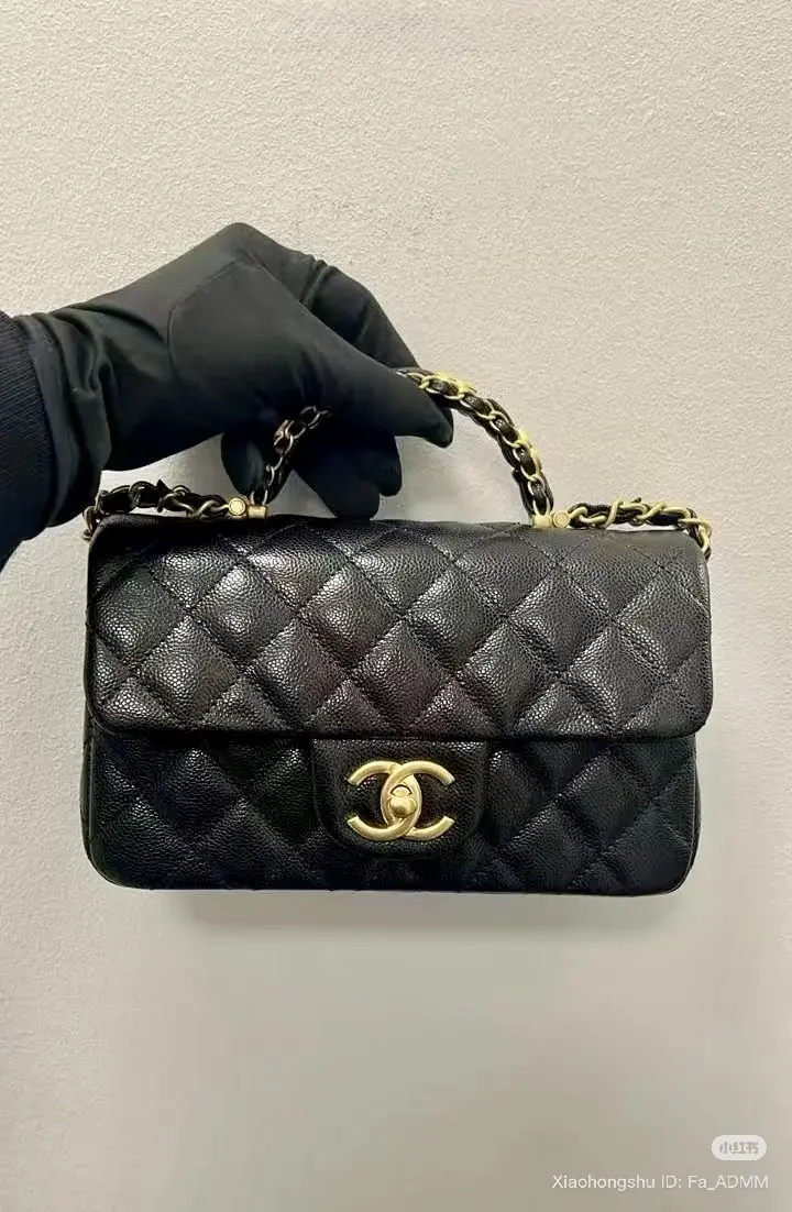 Chanel Flap Bag Mini牛皮。(資料來源：小紅書)