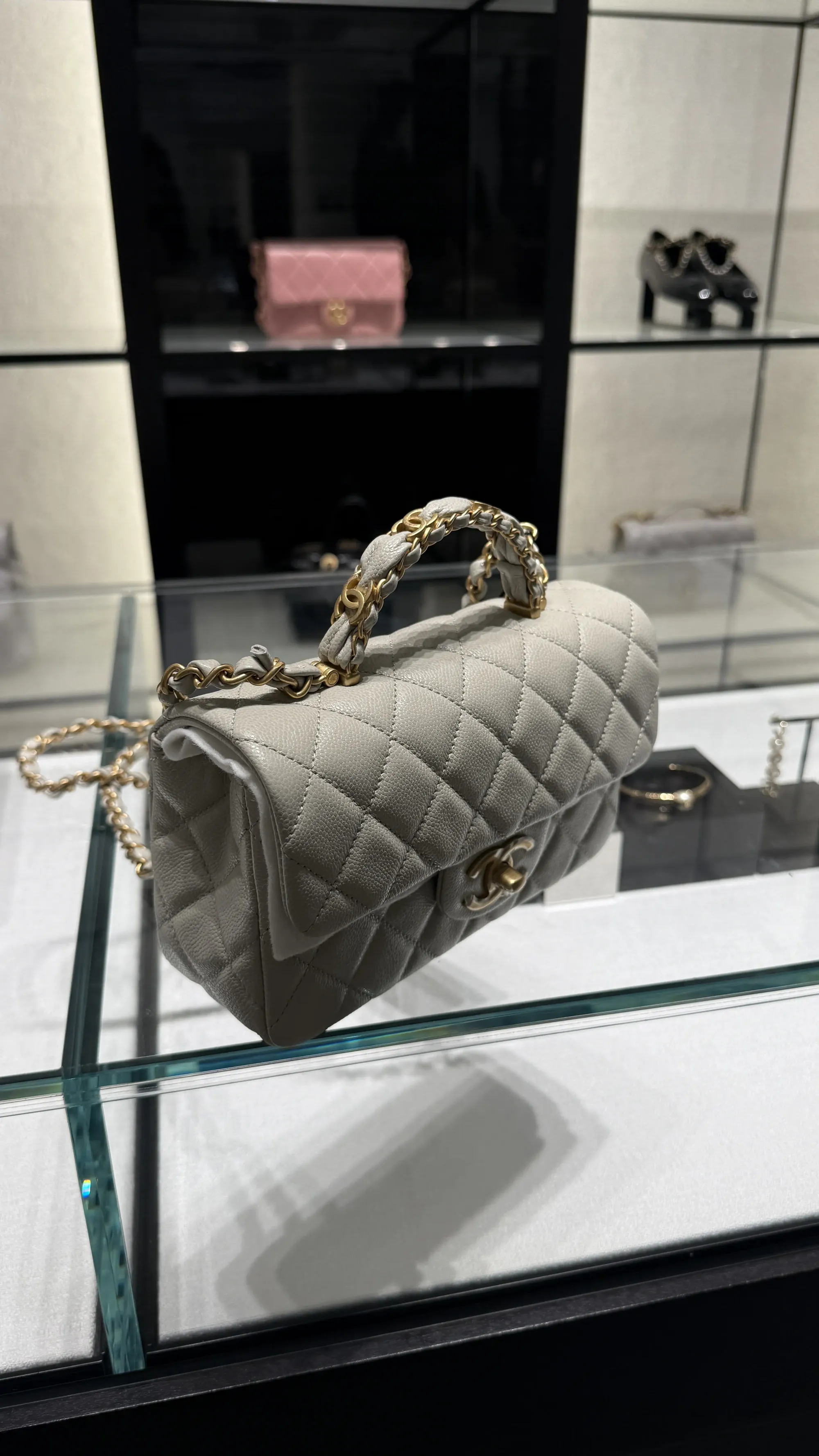 CHANEL 牛皮Calfskin Mini Flap Bag(資料來源：5News編輯部)