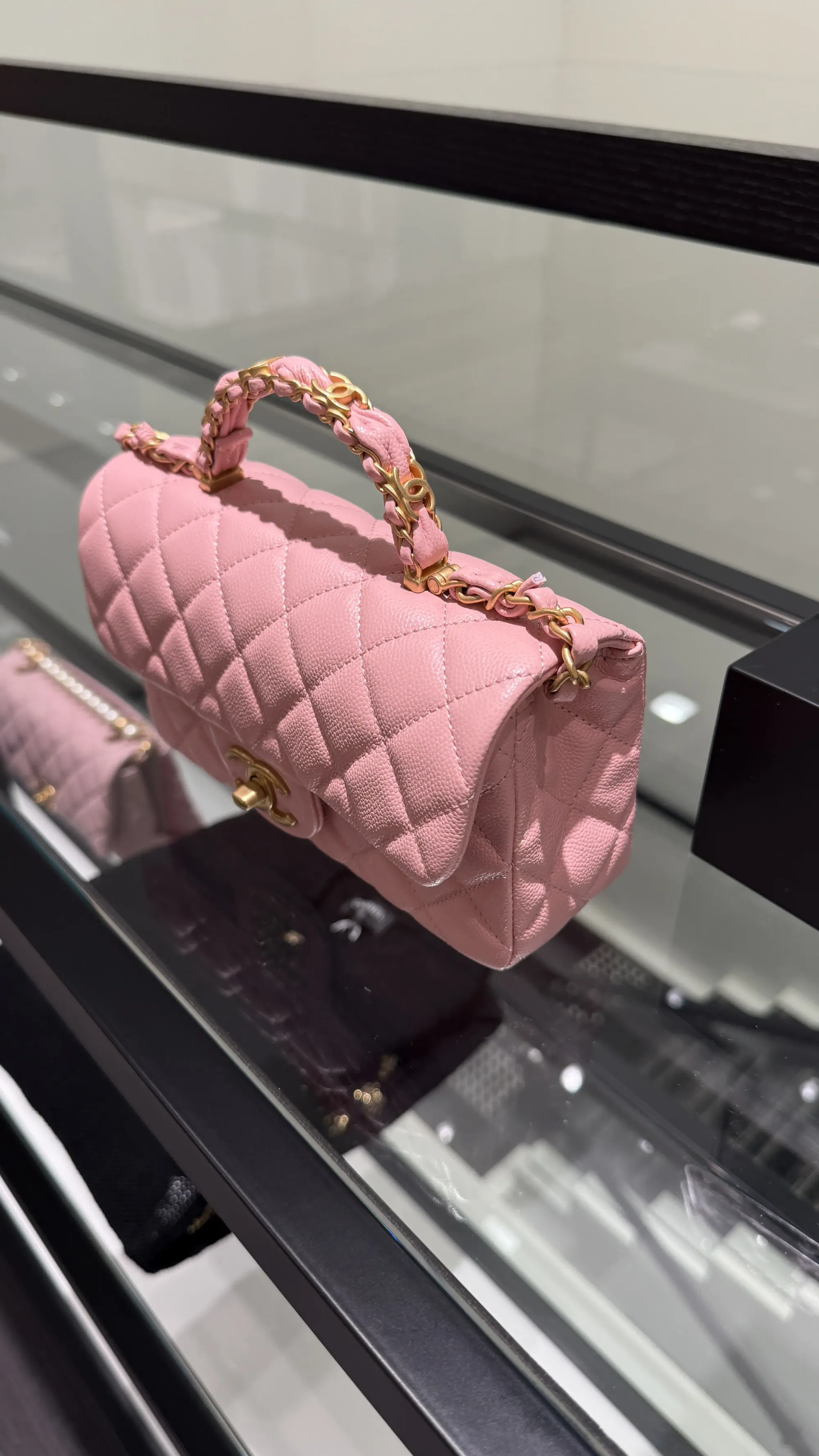 CHANEL 牛皮Calfskin Mini Flap Bag(資料來源：5News編輯部)