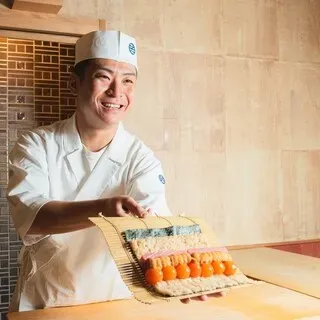 鮨よしかわ勝銀座七龍珠壽司(用7款醃蛋黃+海膽,打卡一流📸)(資料來源:Tabelog.com)