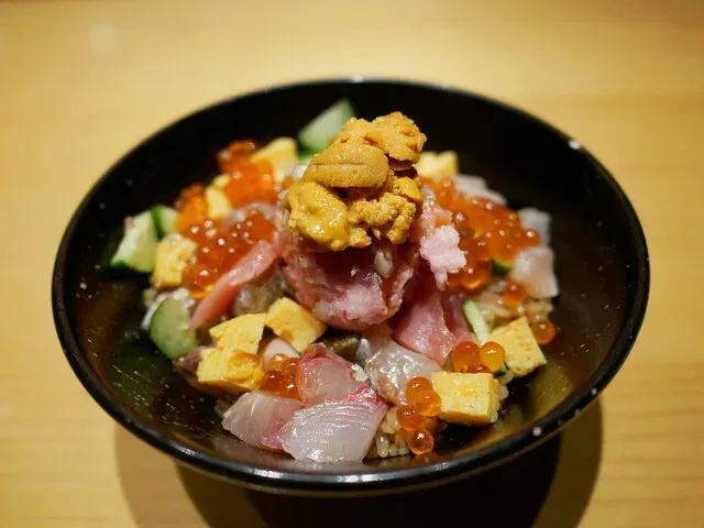 壽司・天嘅雜錦海鮮丼。 (資料來源:Tabelog.com)