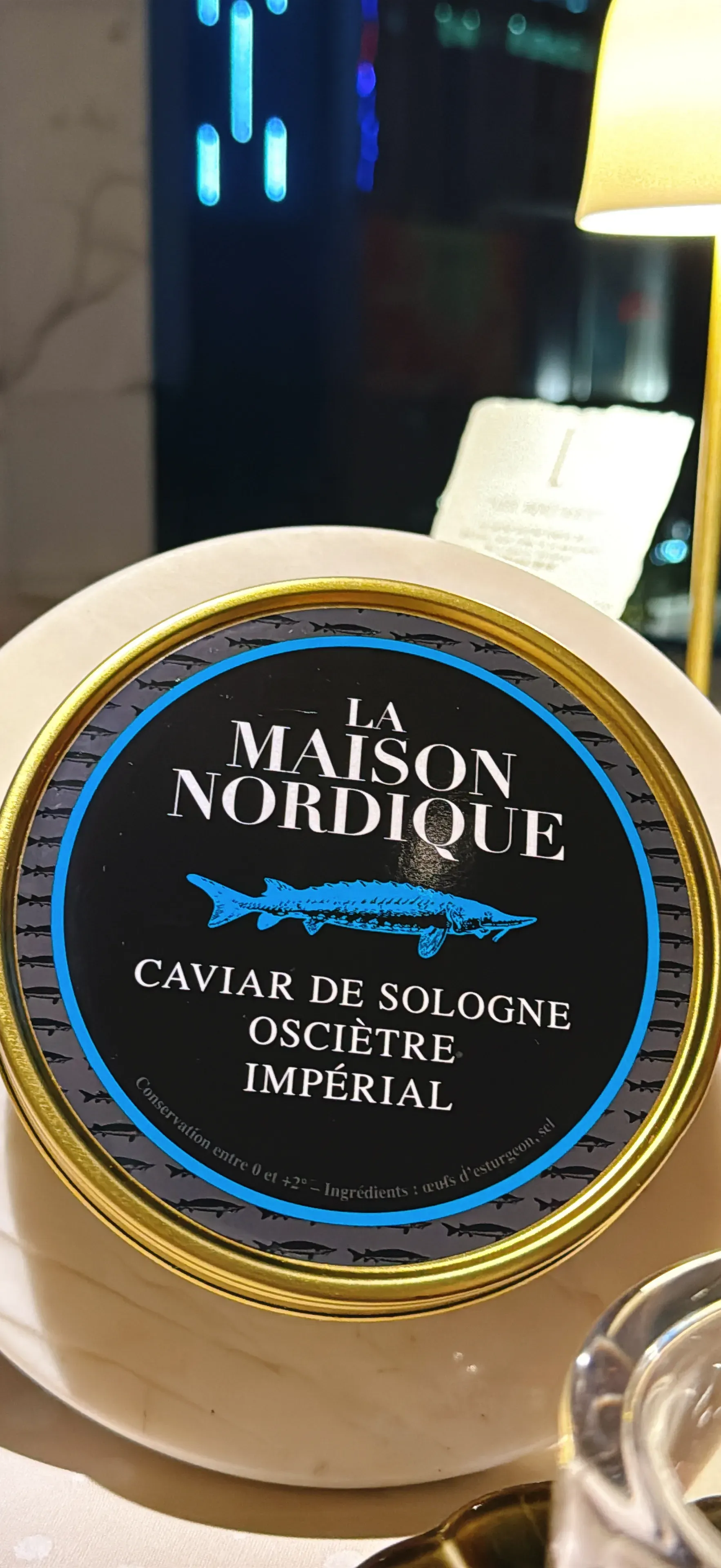 香港瑞吉酒店法國菜餐廳L’Envol餐單Les Heritages嘅第三道菜使用LA MAISON NORDIQUE魚子醬。(資料來源：5News編輯部)