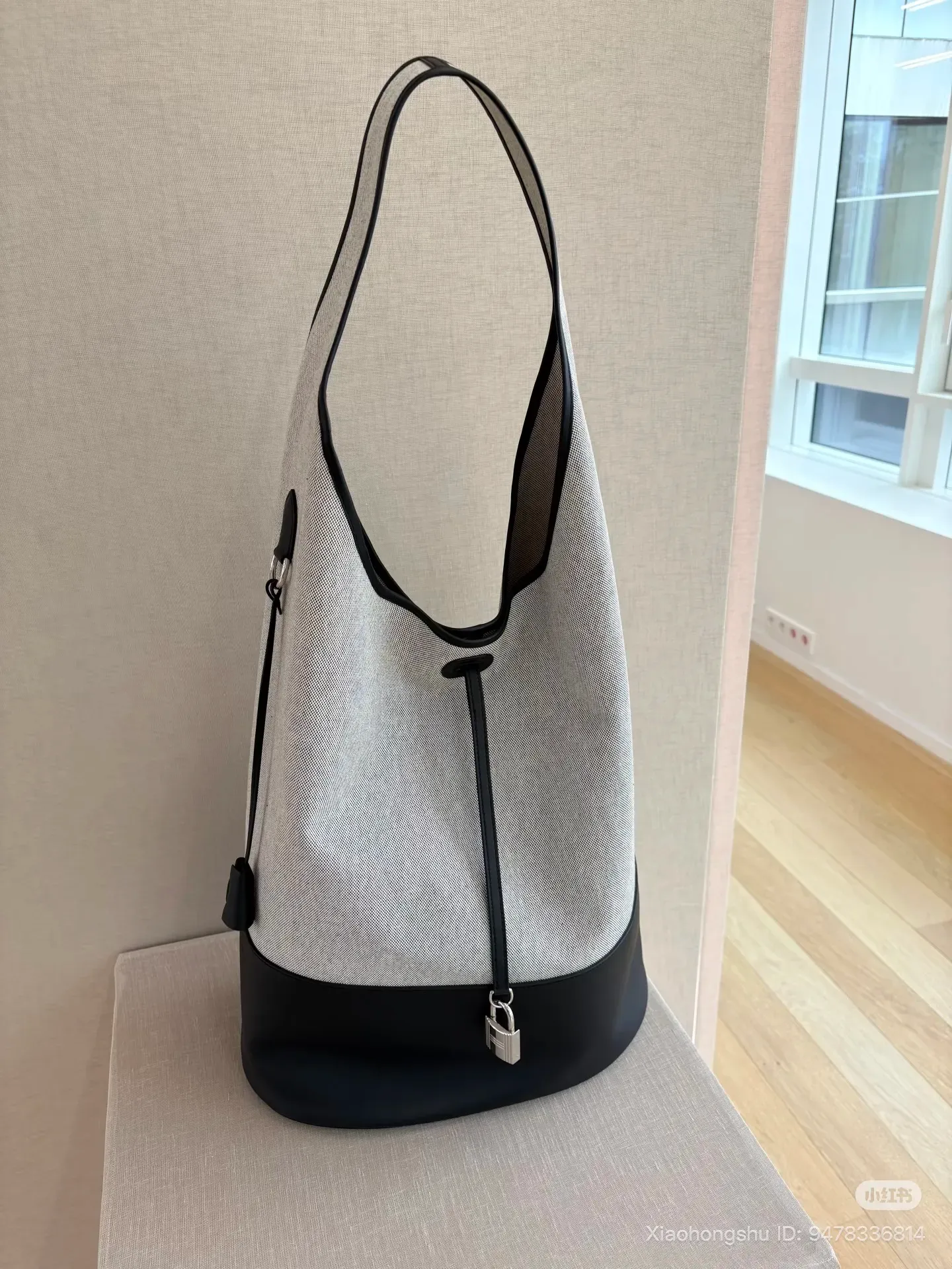 Hermès women's Spring-Summer 2026: Hermès H Canvas Hobo。(資料來源:社交平台)