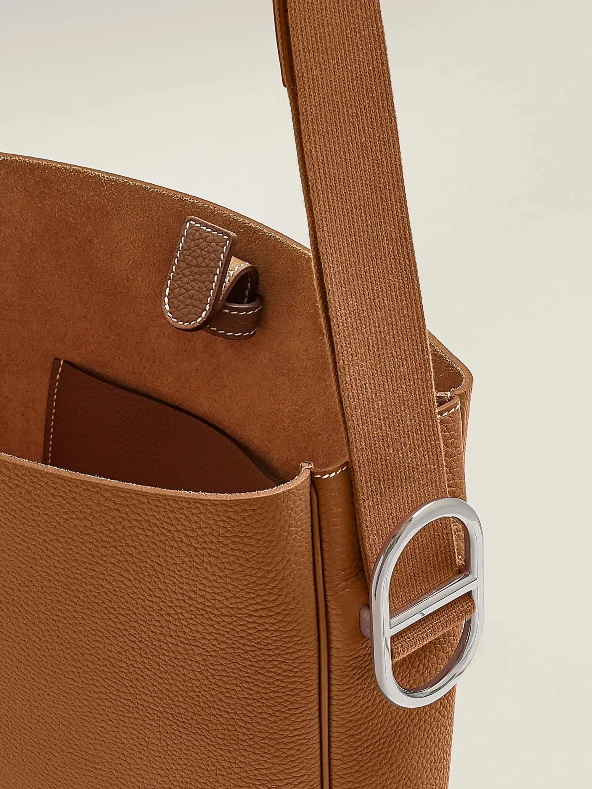 Hermès|2025春夏新寵Ancrage 低調黑袋 劉宇寧都孭住🚢😎