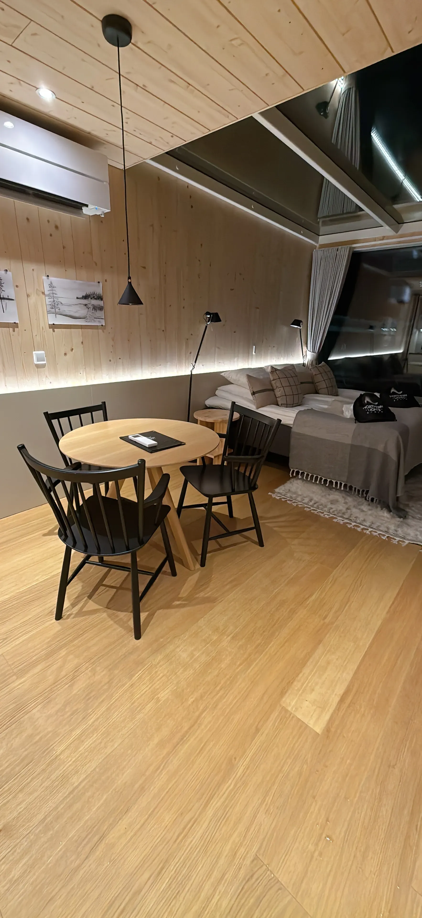 芬蘭Levi玻璃屋|漫天星空 Jacuzzi 北極光舞動 馴鹿陪食飯✨❄️💑