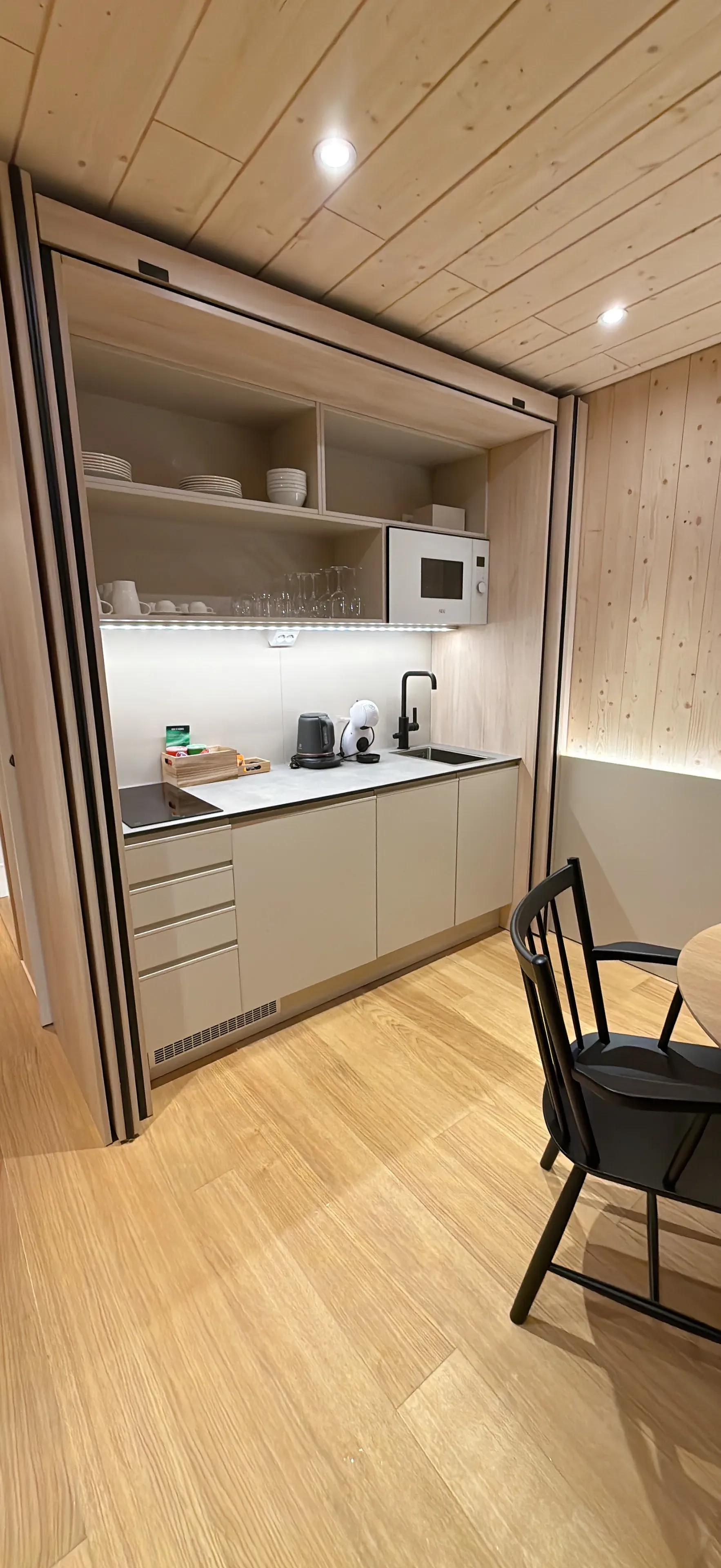 芬蘭Levi玻璃屋|漫天星空 Jacuzzi 北極光舞動 馴鹿陪食飯✨❄️💑