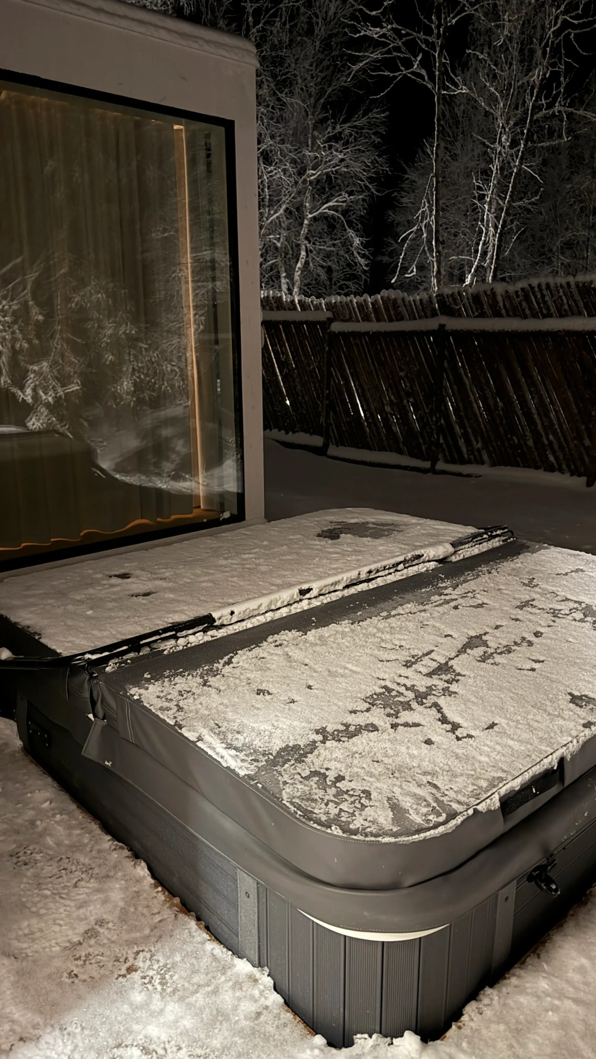 芬蘭Levi玻璃屋|漫天星空 Jacuzzi 北極光舞動 馴鹿陪食飯✨❄️💑