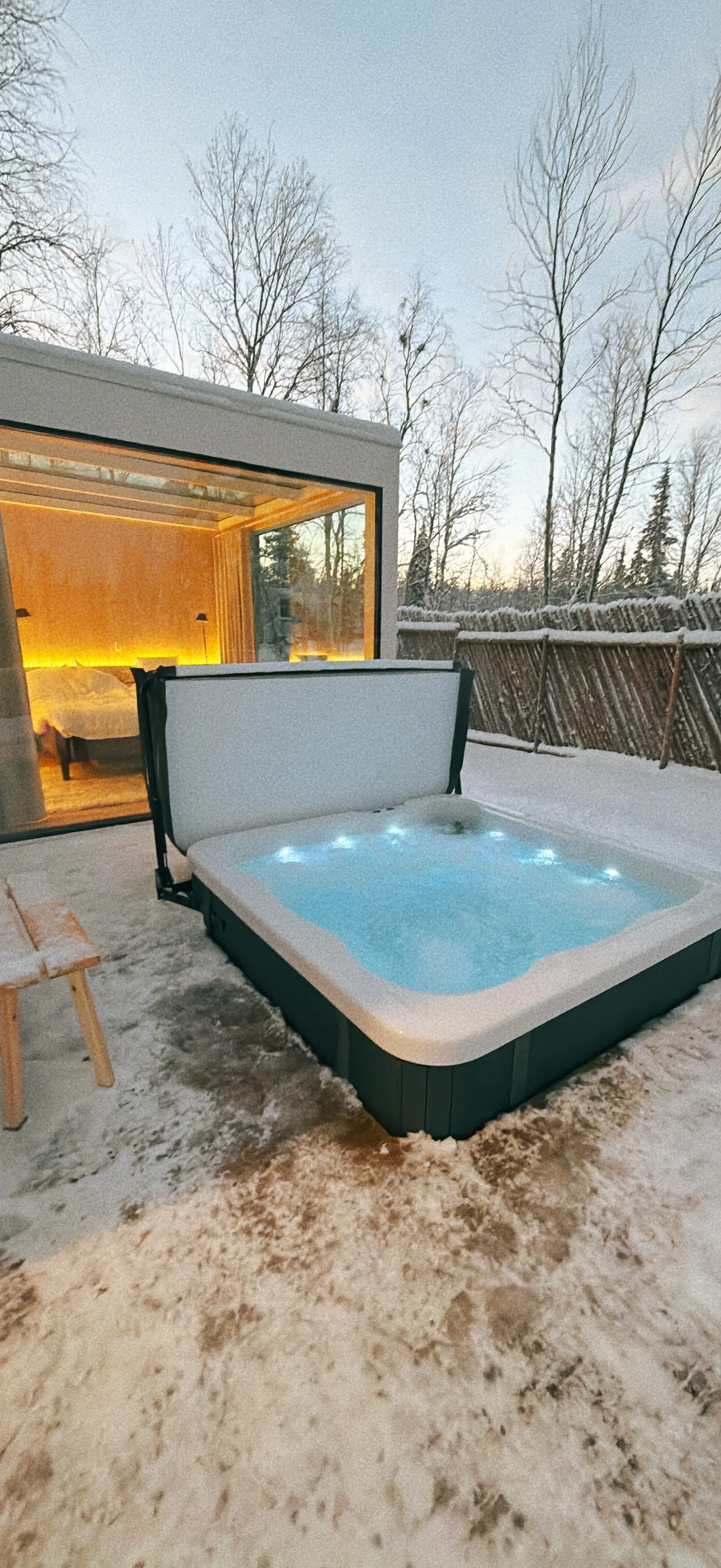 芬蘭Levi玻璃屋|漫天星空 Jacuzzi 北極光舞動 馴鹿陪食飯✨❄️💑