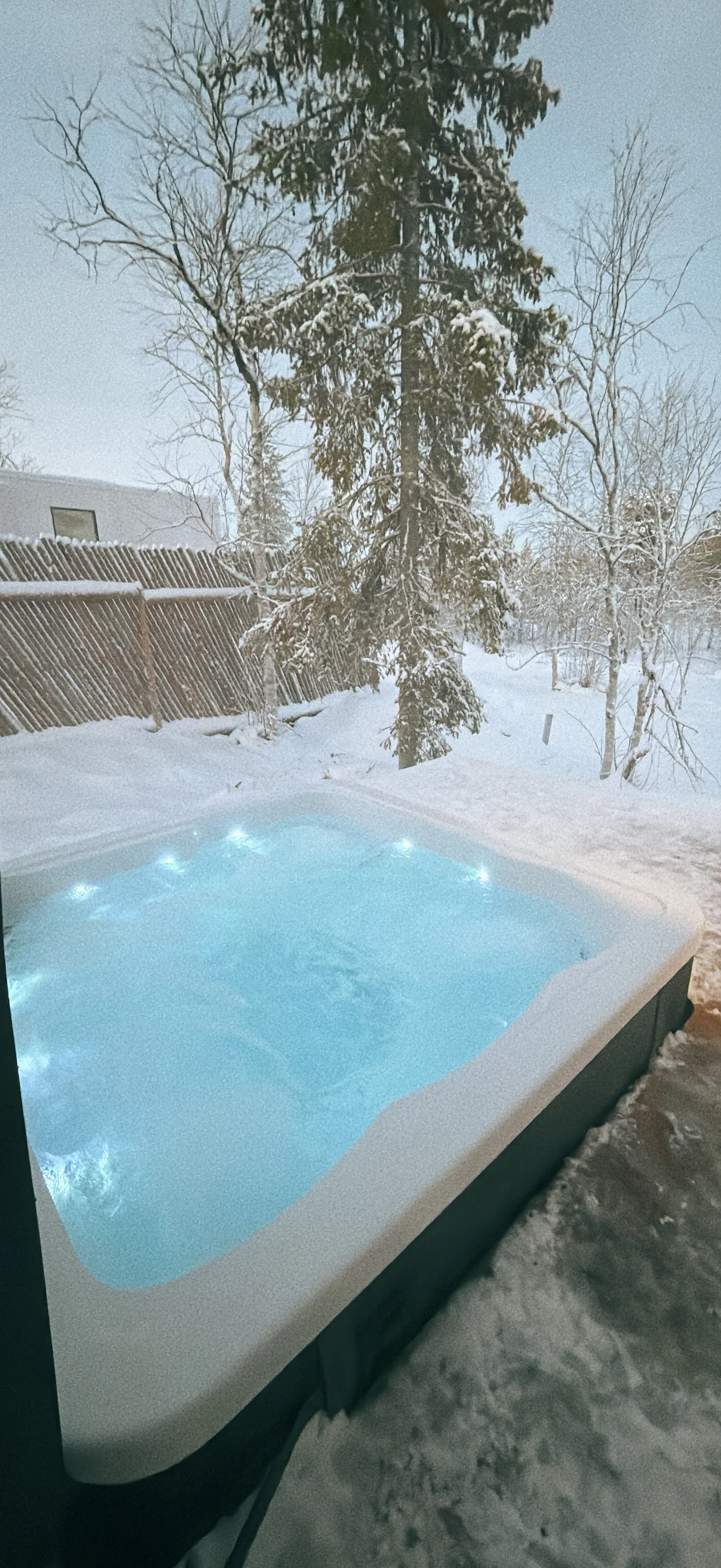 芬蘭Levi玻璃屋|漫天星空 Jacuzzi 北極光舞動 馴鹿陪食飯✨❄️💑