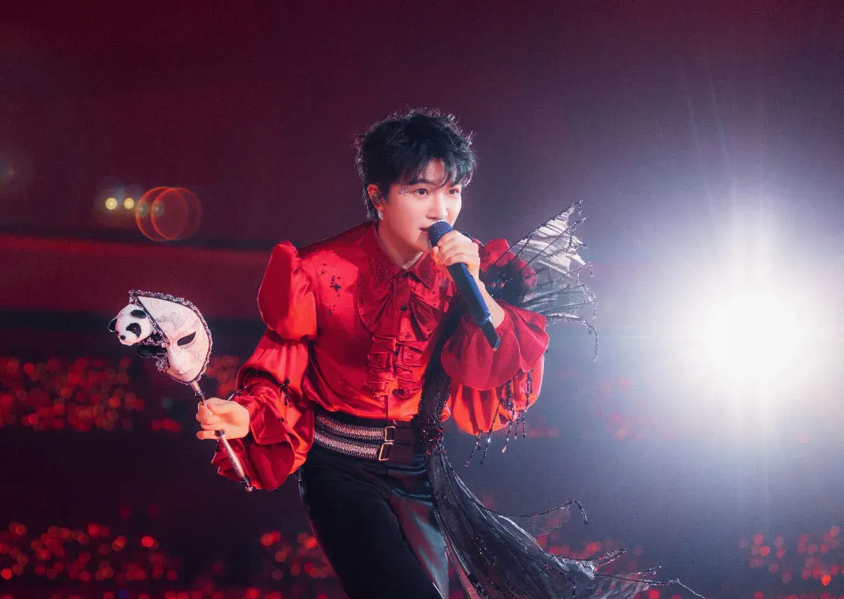 周深2025「深深的」巡迴演唱會·香港站 跨年紀念場 (一文睇清：售票安排+優先搶飛+歌單+交通+禁帶物品)(持續更新-優先購票安排)