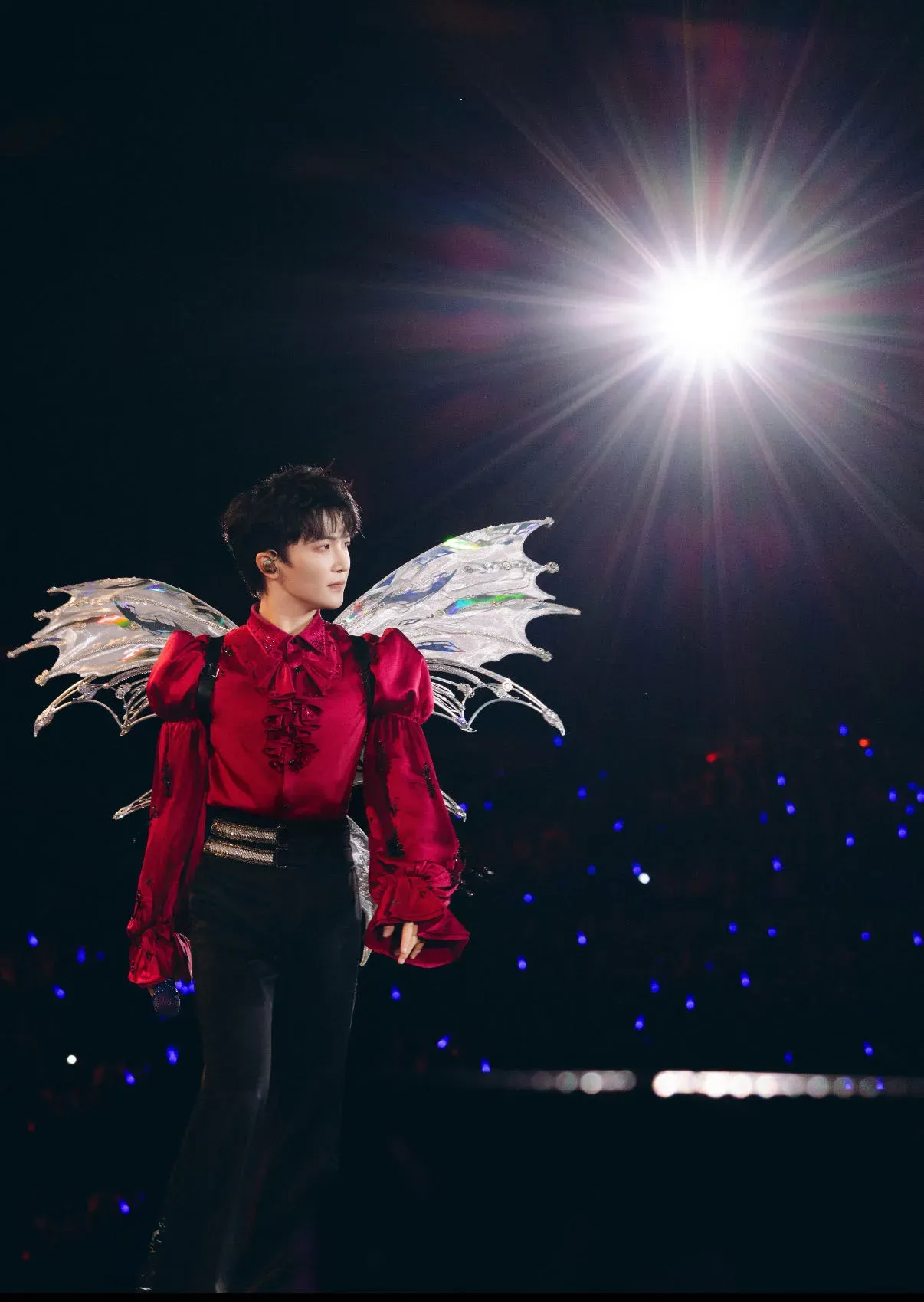 周深2025「深深的」巡迴演唱會·香港站 跨年紀念場 (一文睇清：售票安排+優先搶飛+歌單+交通+禁帶物品)(持續更新-優先購票安排)