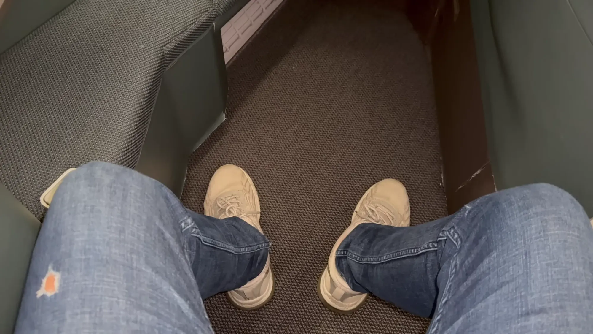 A350-900 商務艙座椅:實用取向為主