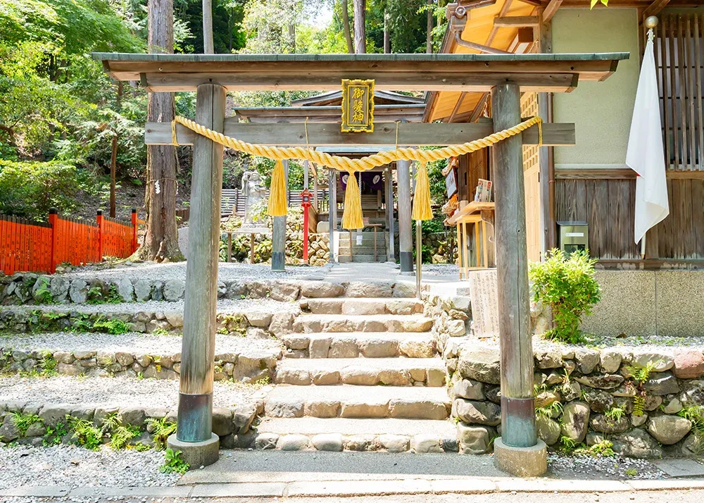 京都嵯峨野小倉山一帶嘅御髪神社