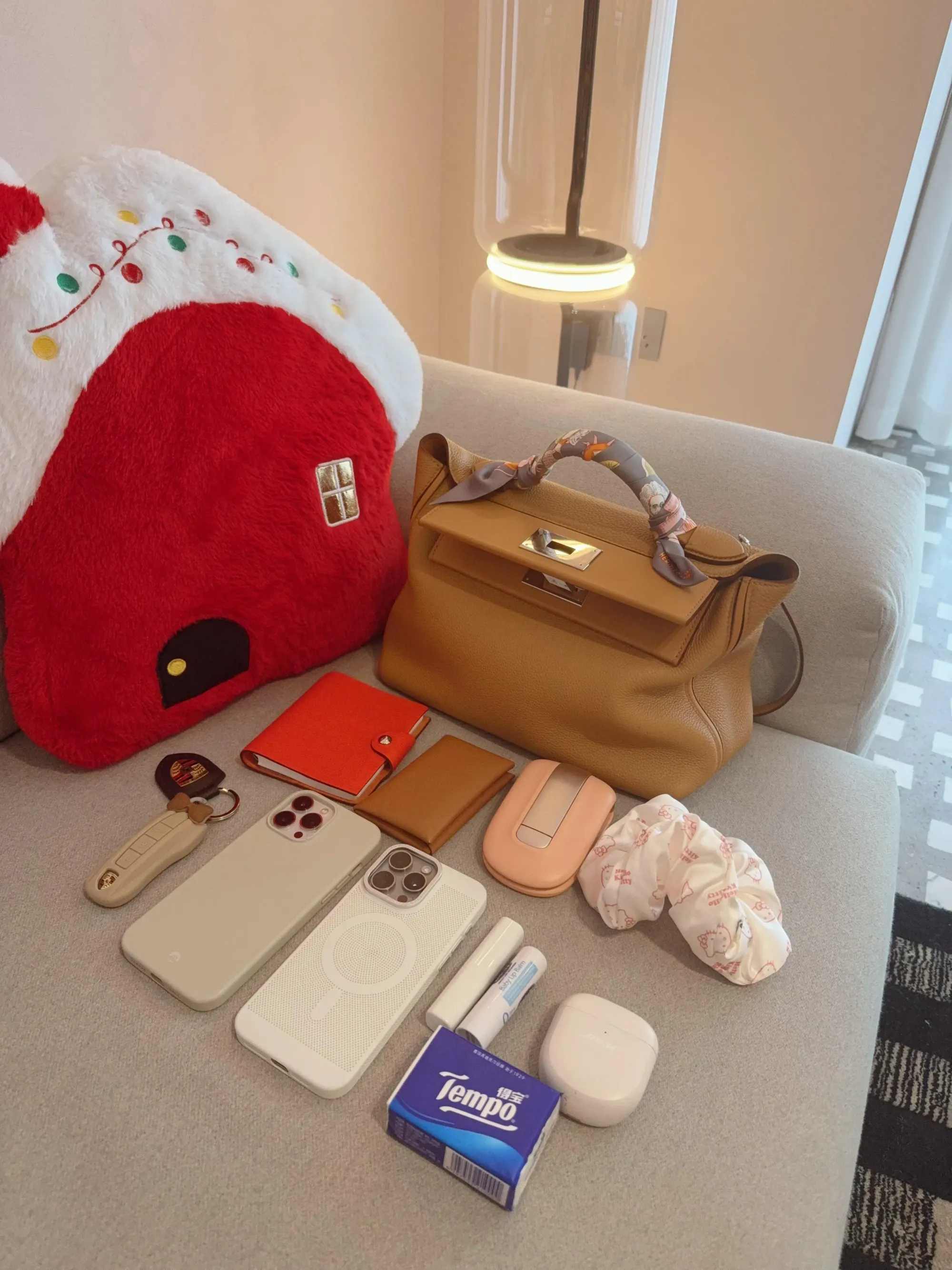 網民分享 Hermès 24/24 29cm 實際容量,用作日常袋具實用性。