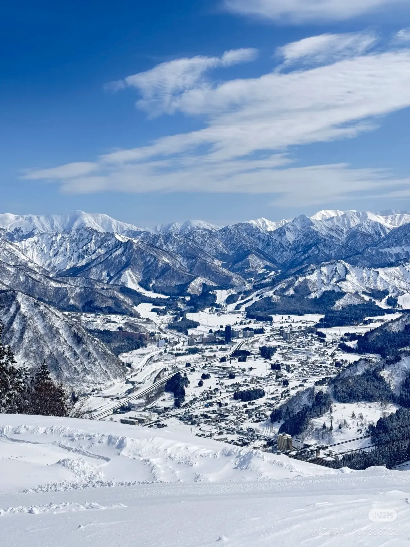 湯澤高原即使唔滑雪，只坐纜車上山，都可以見到連綿雪山景色。