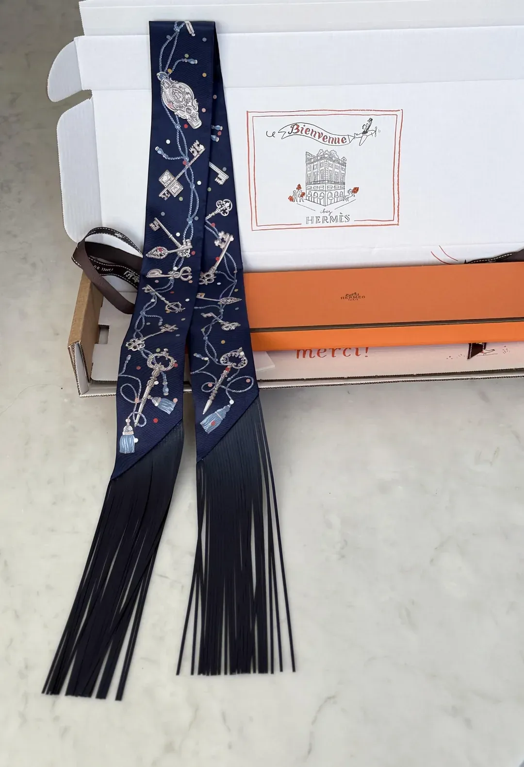 網民分享成功購入&nbsp;Les Clés à Pois Leather Fringes Twilly