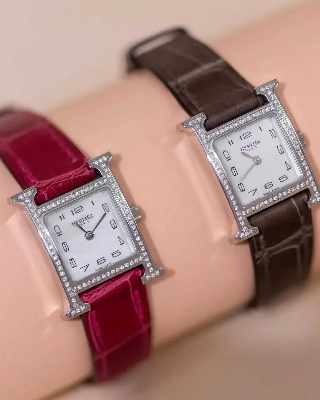Heure H 支援更換錶帶設計,可按場合轉換風格,例如小牛皮或鱷魚皮款式,延長整體使用彈性。