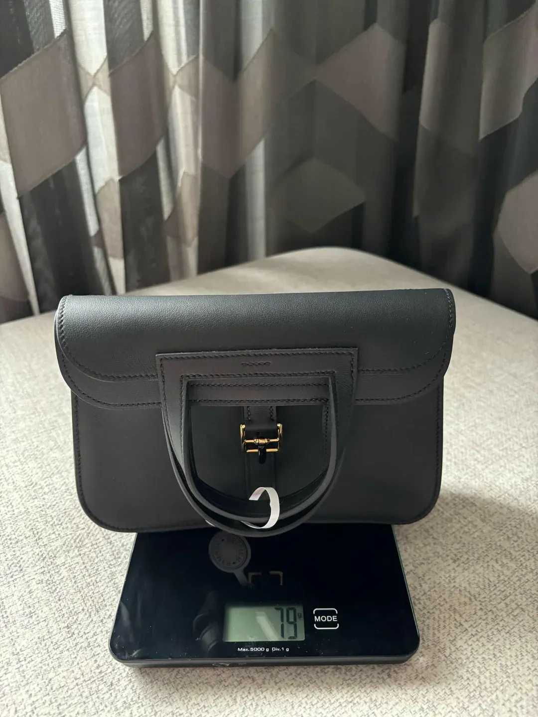 Halzan Mini 實測重量約 78g,屬非常輕量級。