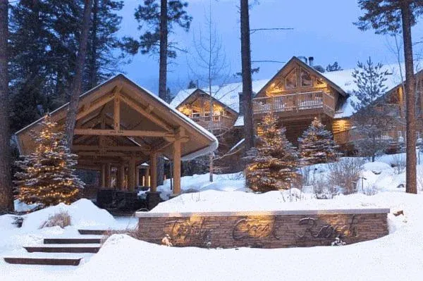 帖主分享自己啱啱入住美國&nbsp;Montana&nbsp;嘅&nbsp;Triple Creek Ranch，表示喺山景環繞嘅度假村入面用餐，氣氛非常寧靜放鬆。