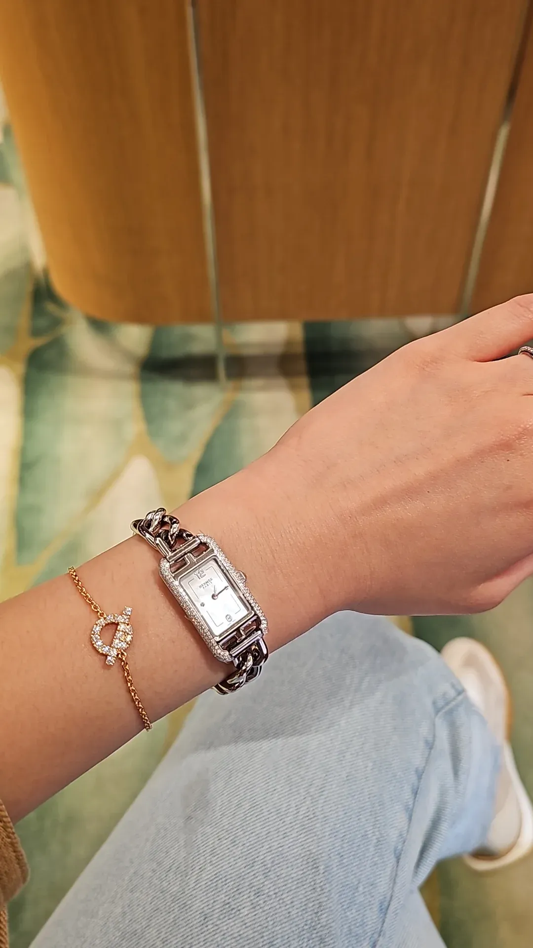 網民分享試戴 Hermès Nantucket 手錶效果。