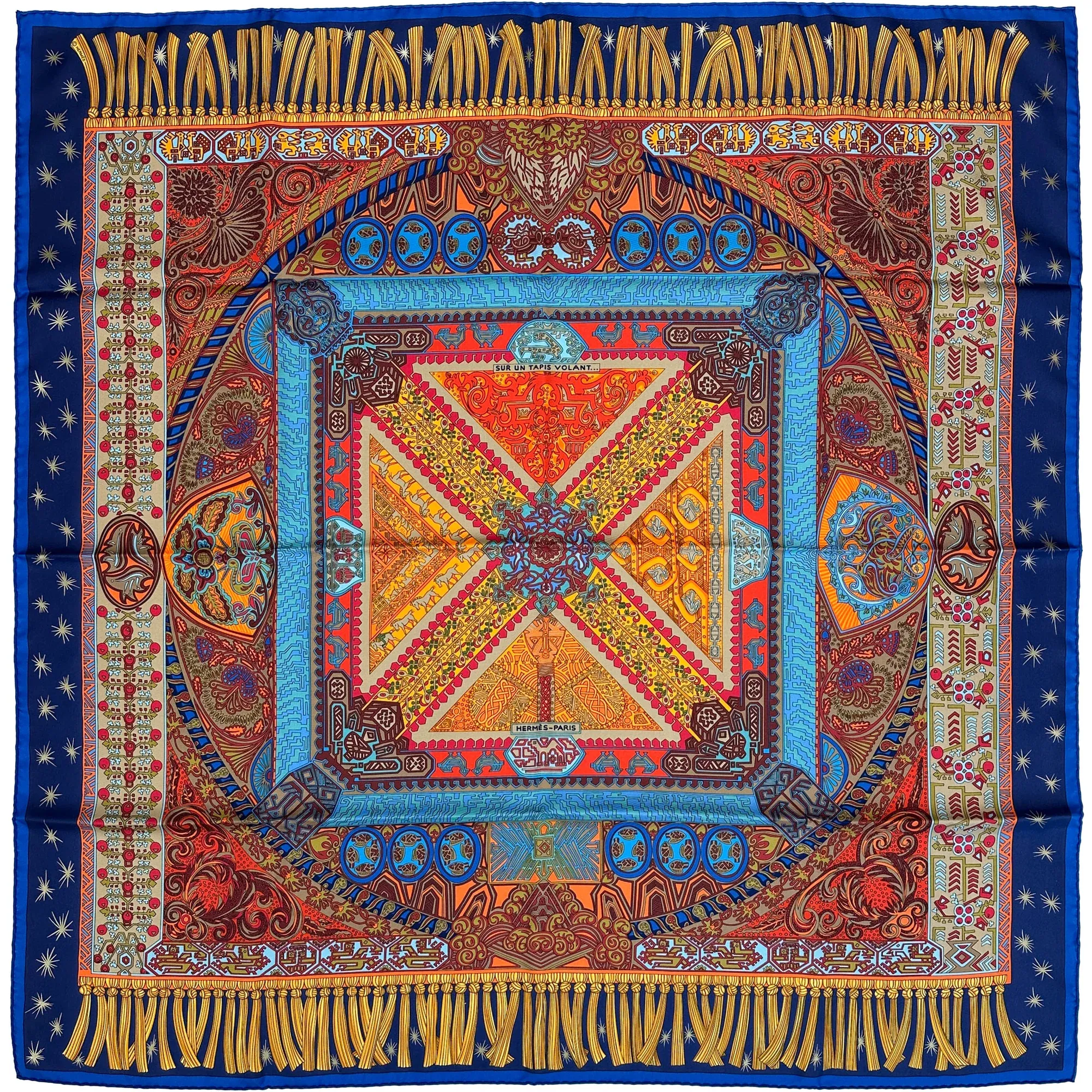 Hermès&nbsp;絲巾&nbsp;Sur un Tapis Volant（Annie Faivre&nbsp;設計），畫面中藏有猴子元素。