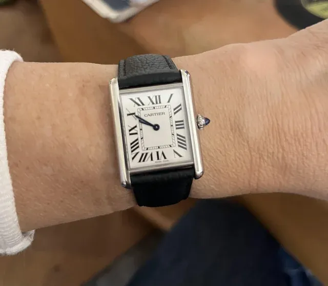 有用家表示自購入後幾乎每日佩戴，反映&nbsp;Cartier Tank&nbsp;喺日常使用中具備一定舒適度與吸引力。