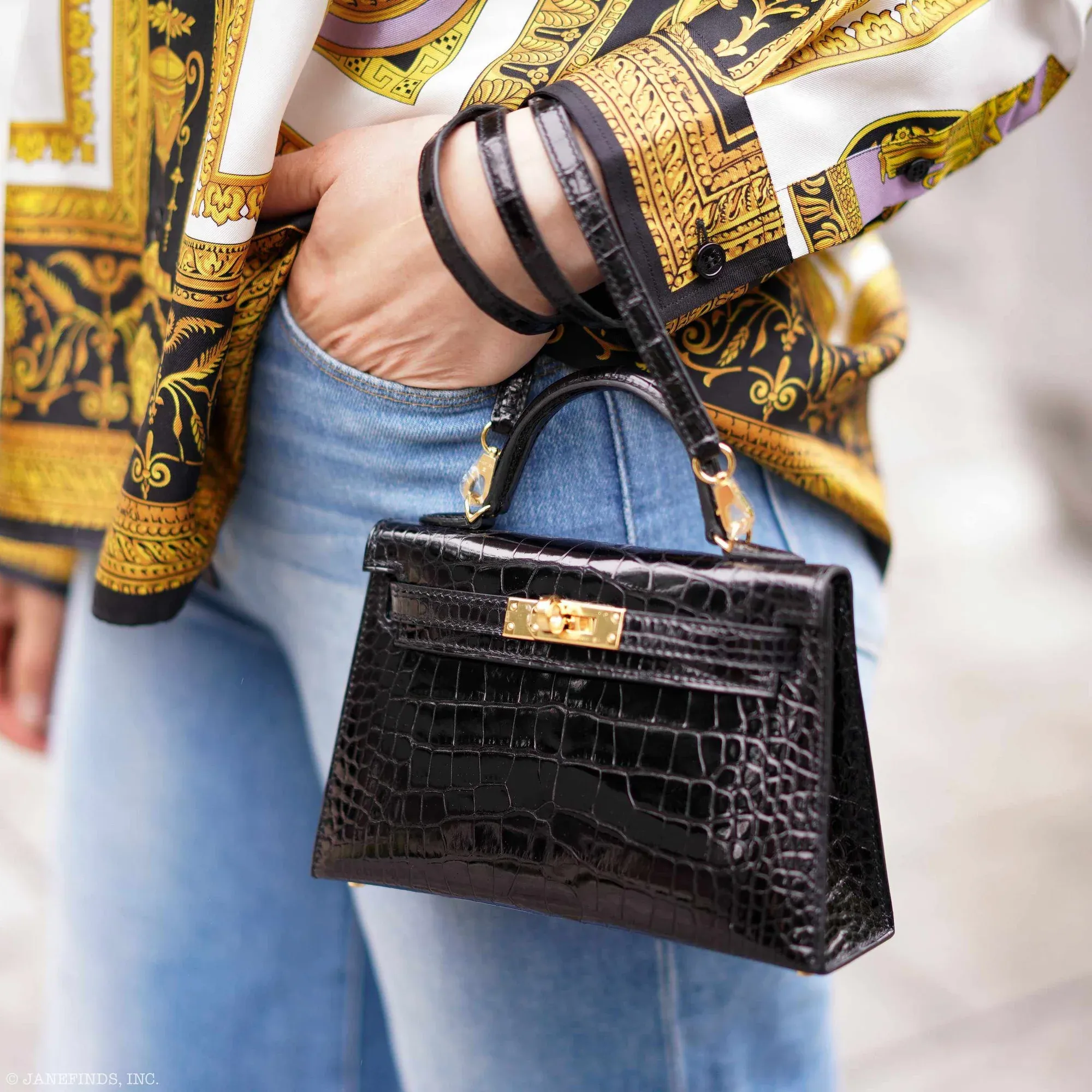 Kelly 20（Mini Kelly）–&nbsp;造型性高但容量最少圖片示意&nbsp;Mini Kelly&nbsp;適合特別場合或作造型袋，只能放極少隨身物品。