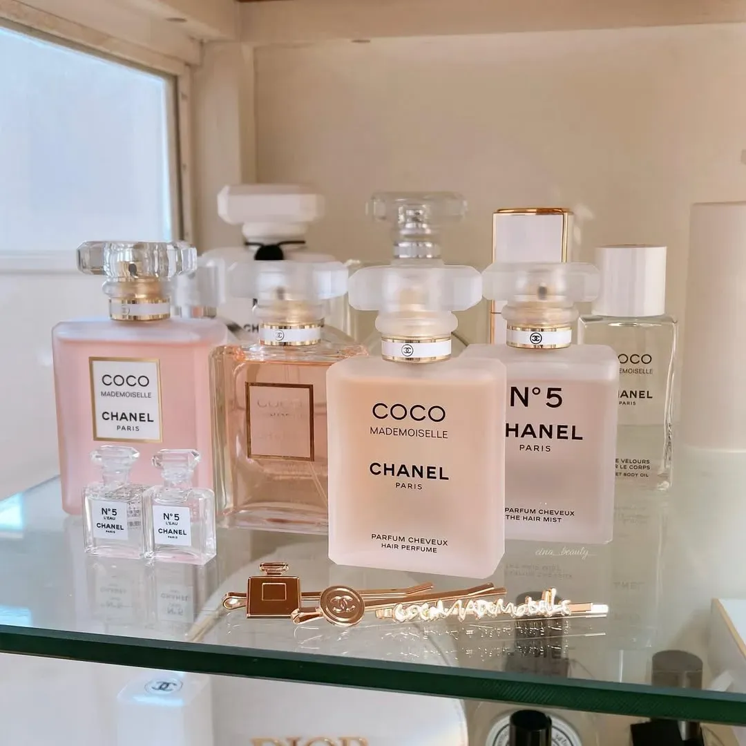 網民分享入手&nbsp;Chanel COCO MADEMOISELLE Hair Perfume&nbsp;時更附送髮夾小禮物。