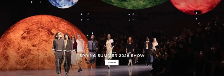 CHANEL|2026春夏系列 新總監 Blazy首作 時尚宇宙(附近距實拍)(資料來源：CHANEL官方網站)