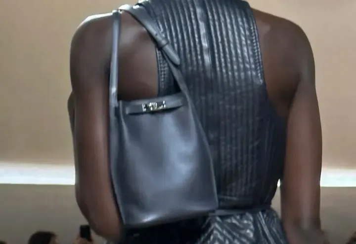 Hermès|Mini So Kelly Bag絕版9年回歸(資料來源：Hermès官方網站)