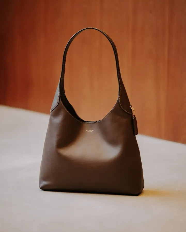 Coach 真係好睇咗？網民熱議 Brooklyn：返工袋新選擇，定係錯覺？